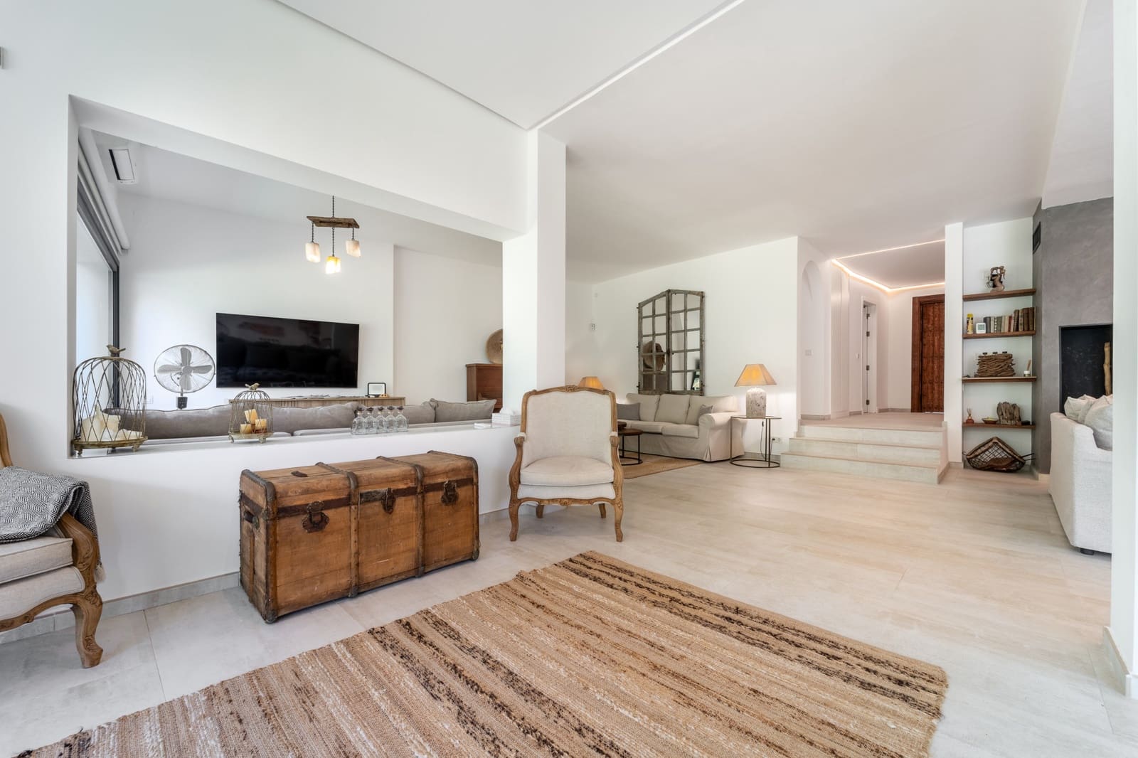 5 bedroom Villa for rent in Marbella with pool garage - € 15,000 (Ref: 9961114)