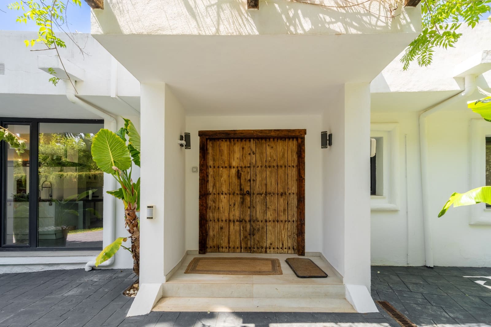 5 bedroom Villa for rent in Marbella with pool garage - € 15,000 (Ref: 9961114)