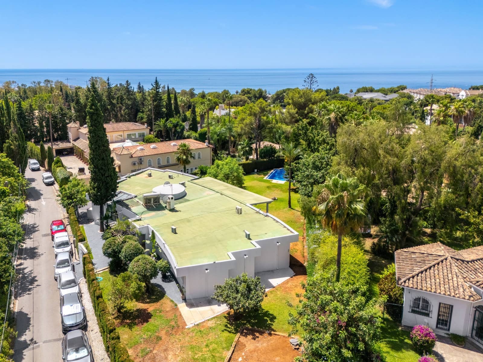 5 bedroom Villa for rent in Marbella with pool garage - € 15,000 (Ref: 9961114)