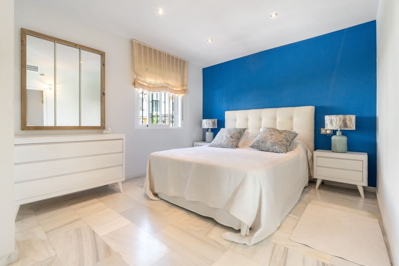 5 bedroom Townhouse for holiday rental in Marbella with pool garage - € 7,500 (Ref: 9965673)