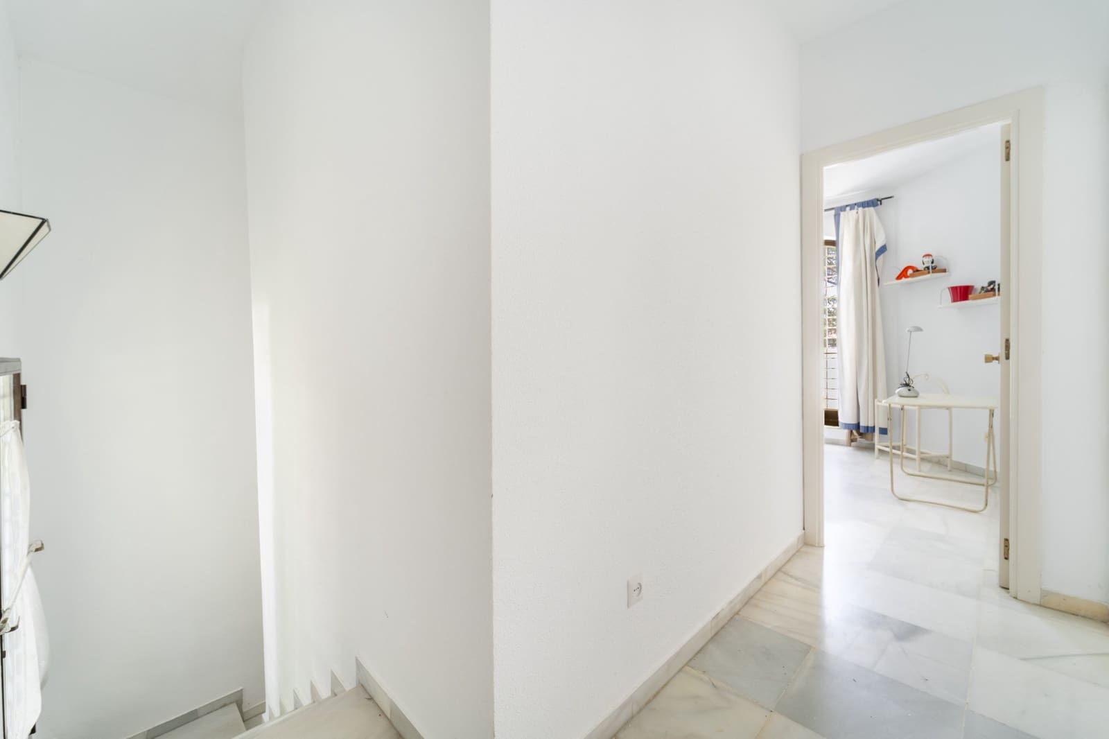 4 bedroom Villa for sale in Marbella with pool garage - € 1,150,000 (Ref: 9966317)