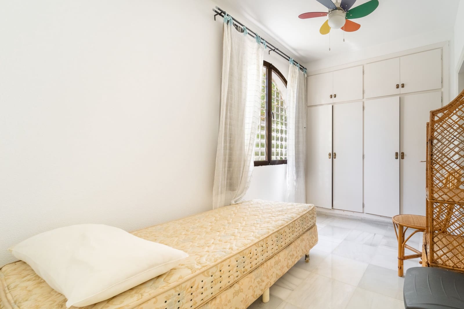 4 bedroom Villa for sale in Marbella with pool garage - € 1,150,000 (Ref: 9966317)
