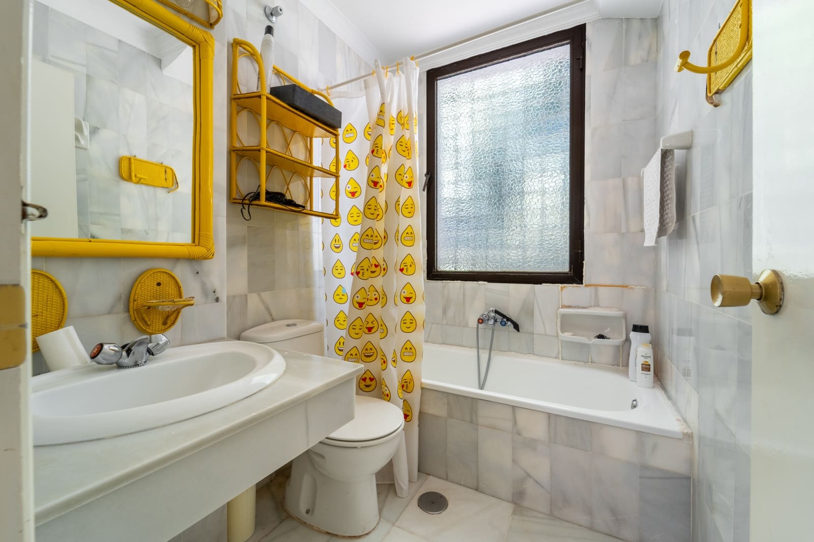 4 bedroom Villa for sale in Marbella with pool garage - € 1,150,000 (Ref: 9966317)