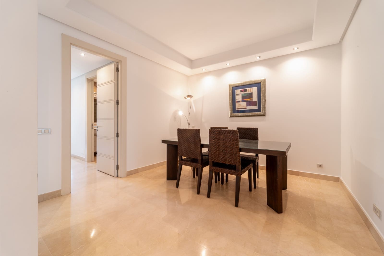 2 sovrum Lägenhet att hyra i Marbella med pool garage - 4 600 € (Ref: 9971445)