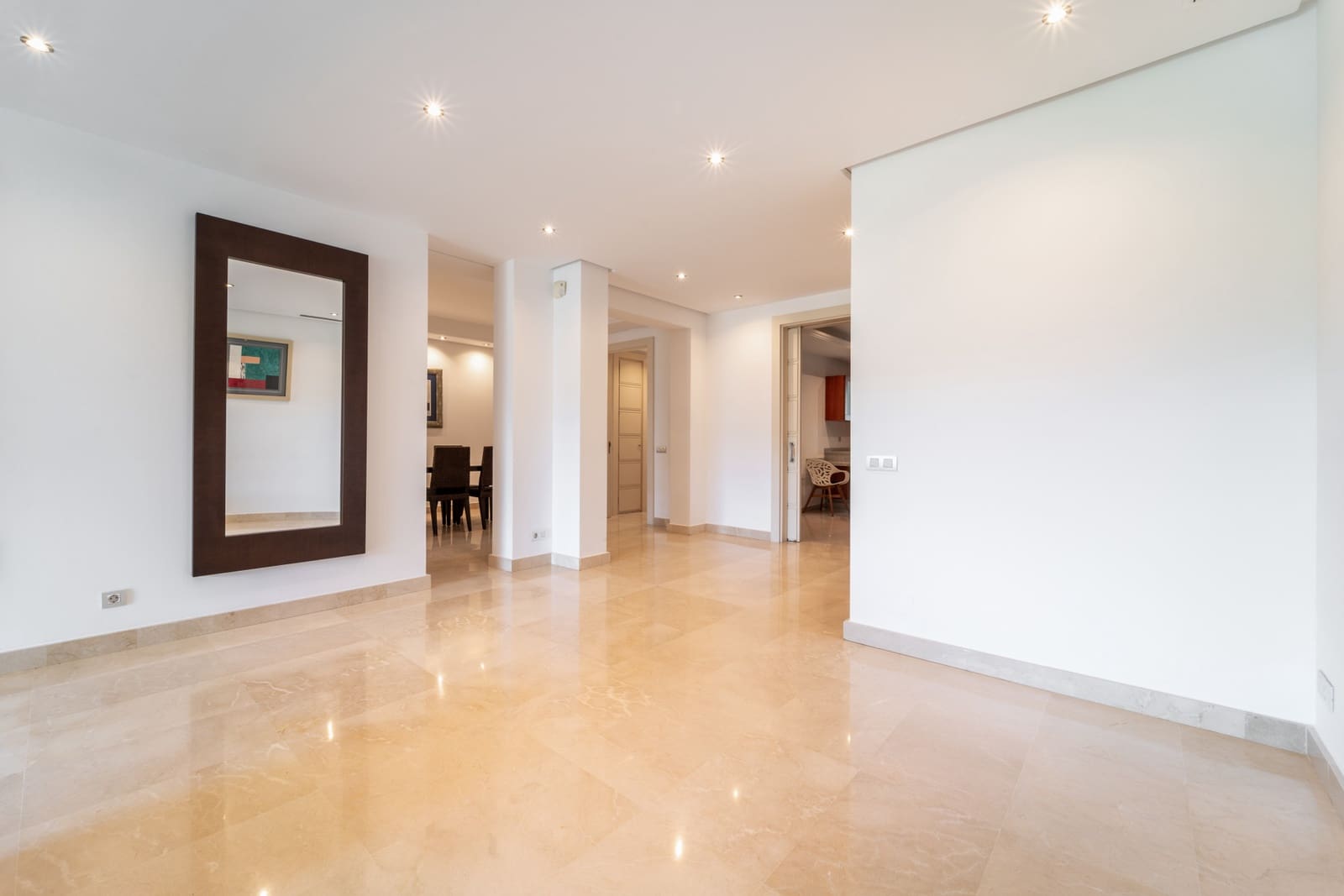2 sovrum Lägenhet att hyra i Marbella med pool garage - 4 600 € (Ref: 9971445)