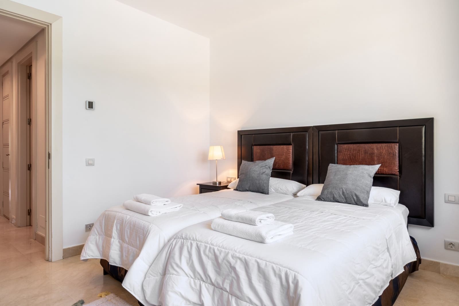 2 sovrum Lägenhet att hyra i Marbella med pool garage - 4 600 € (Ref: 9971445)