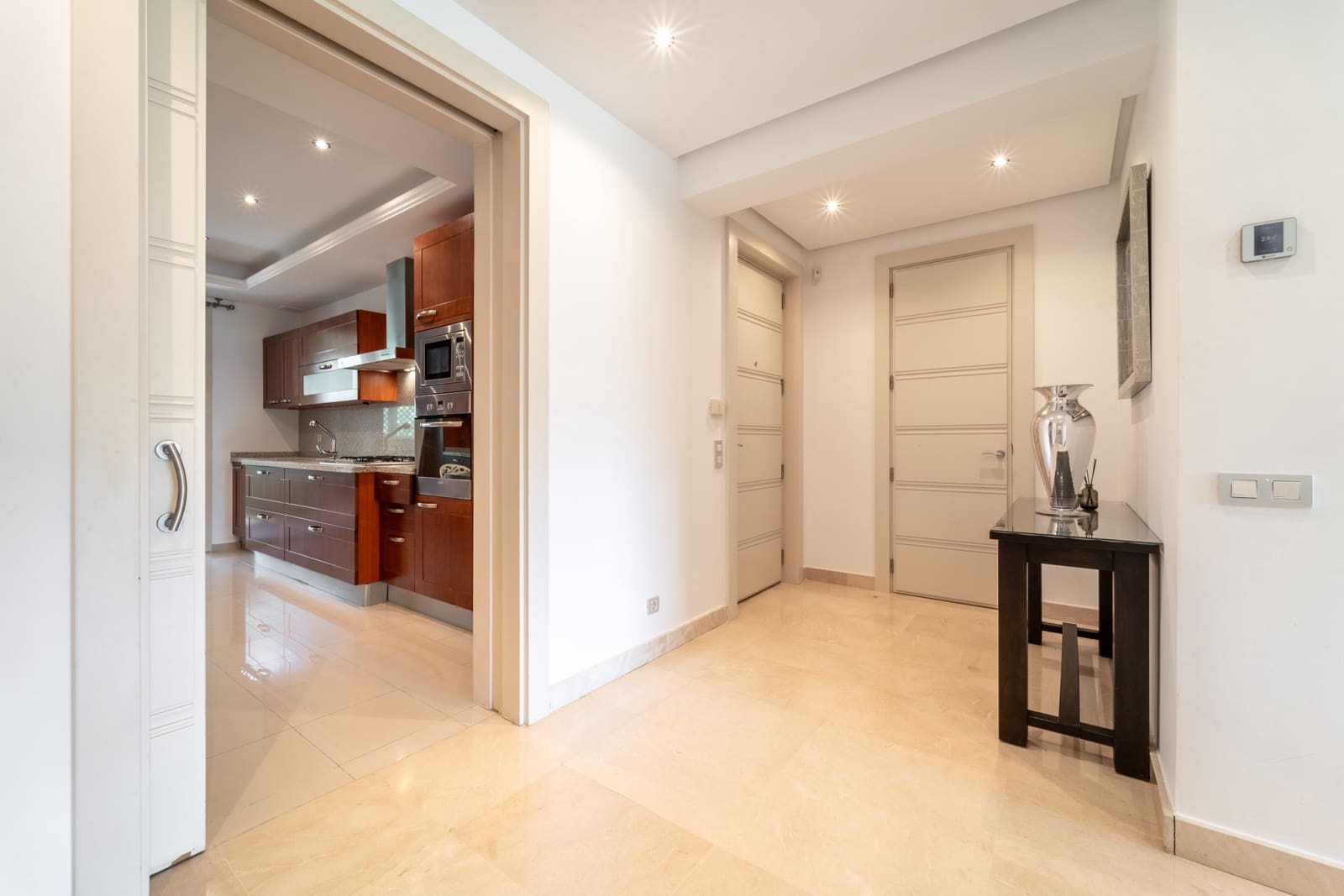 2 sovrum Lägenhet att hyra i Marbella med pool garage - 4 600 € (Ref: 9971445)