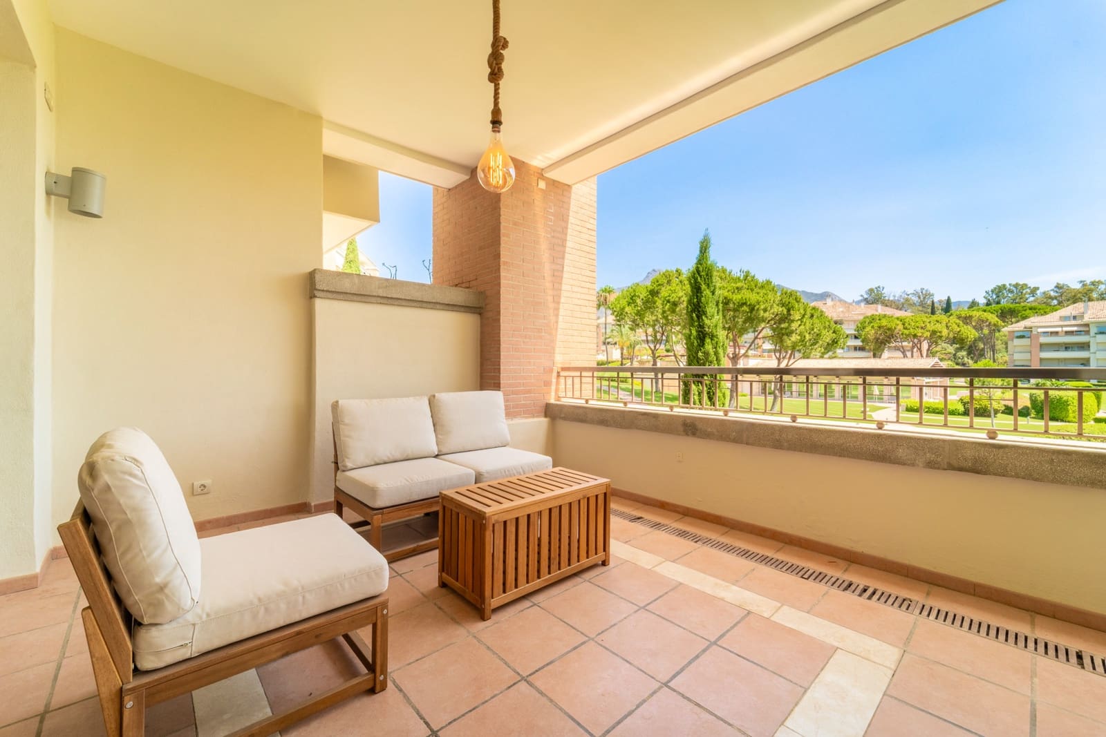 2 sovrum Lägenhet att hyra i Marbella med pool garage - 4 600 € (Ref: 9971445)