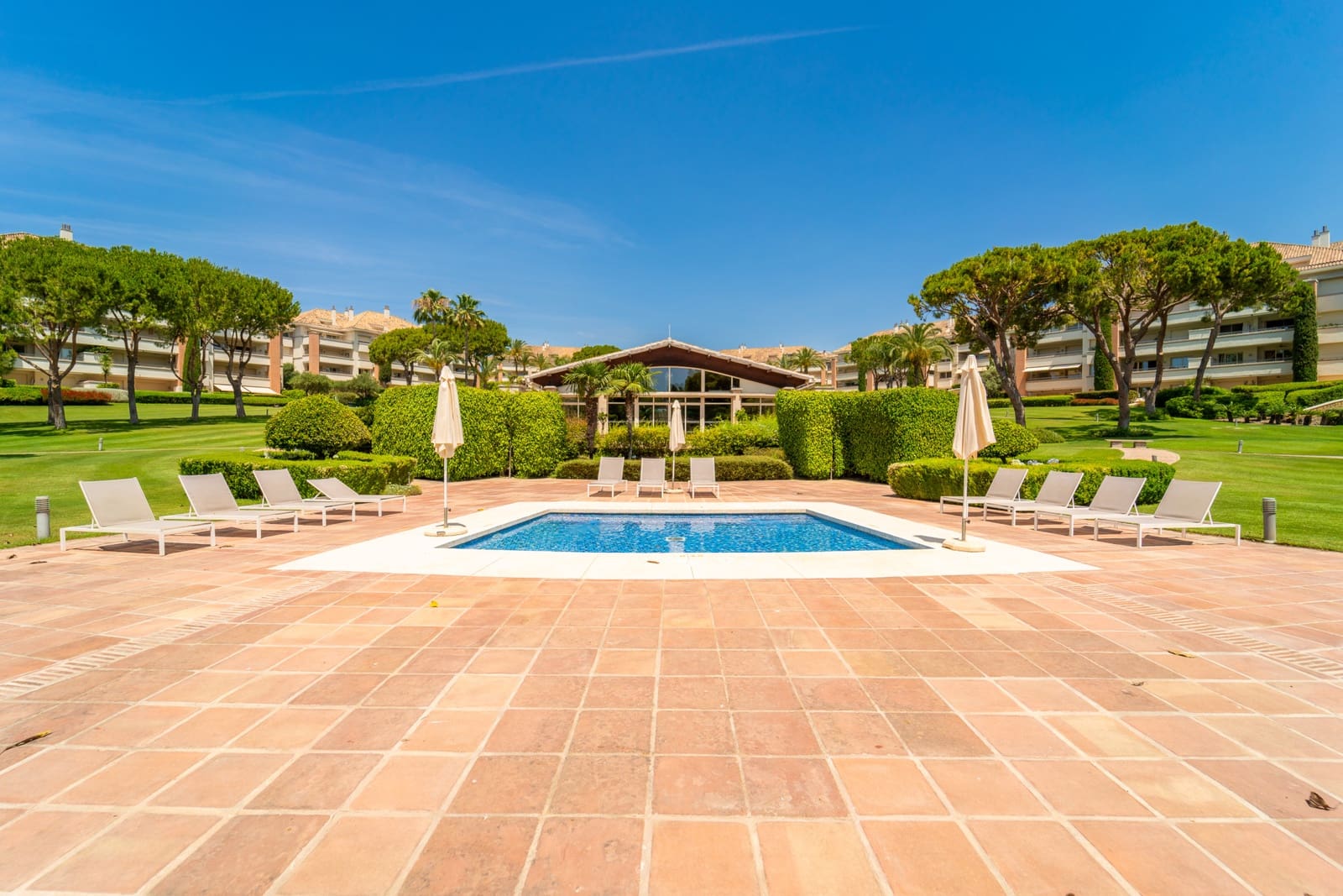 2 sovrum Lägenhet att hyra i Marbella med pool garage - 4 600 € (Ref: 9971445)