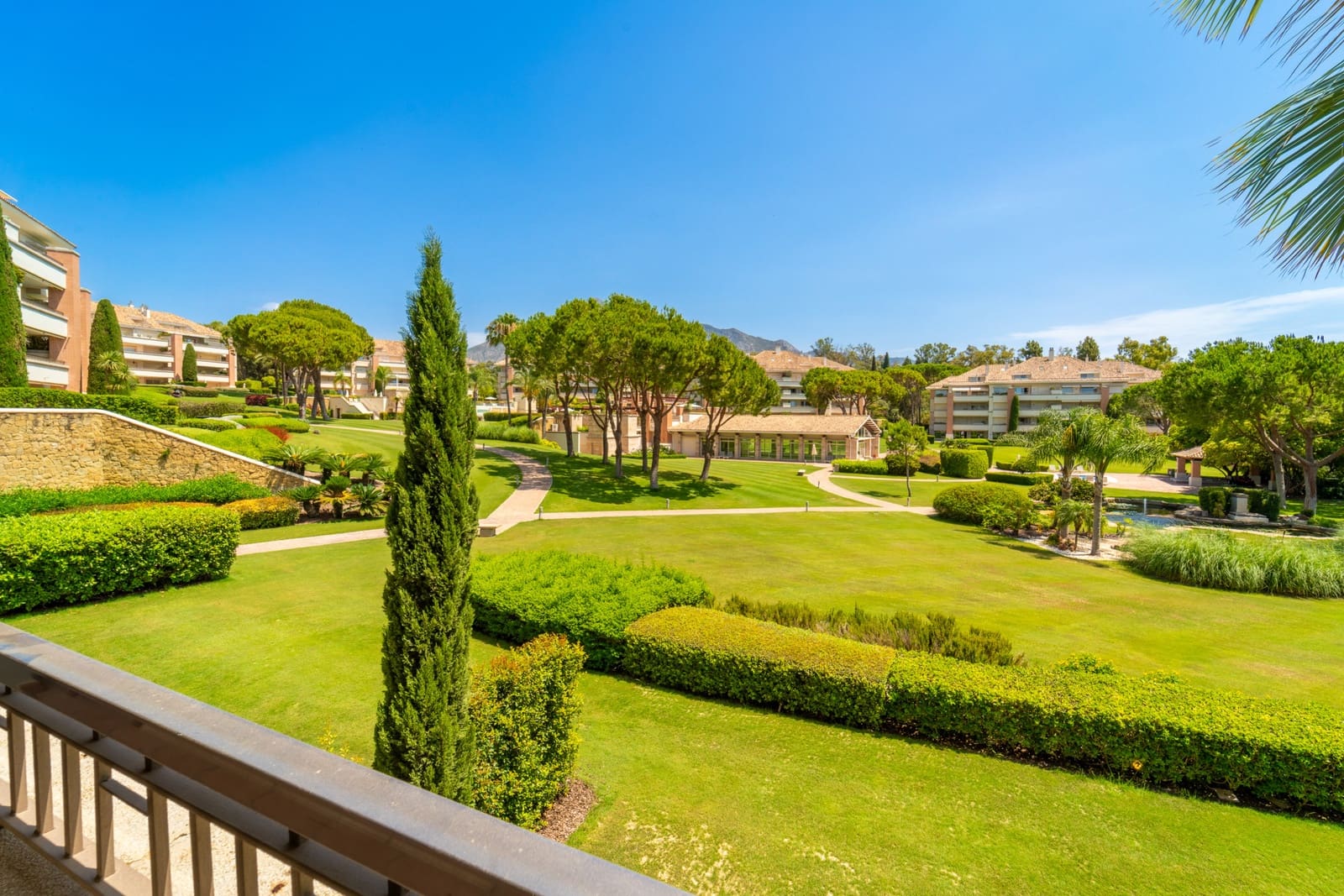 2 sovrum Lägenhet att hyra i Marbella med pool garage - 4 600 € (Ref: 9971445)
