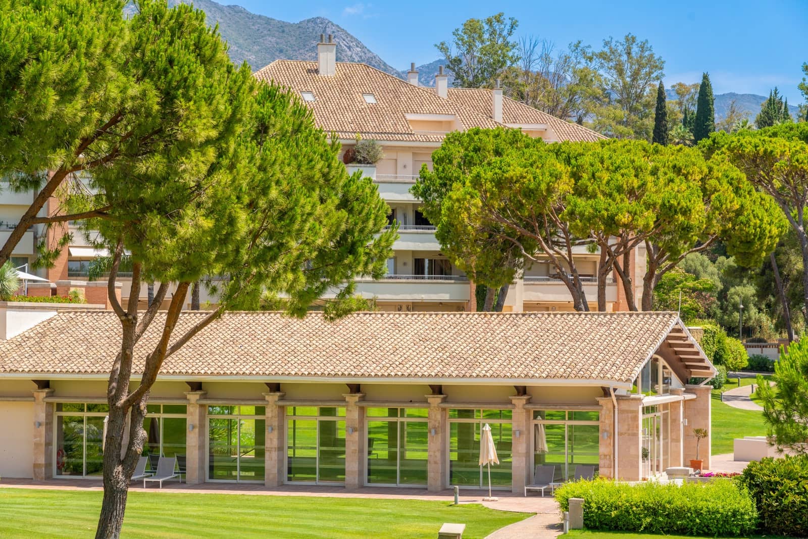2 sovrum Lägenhet att hyra i Marbella med pool garage - 4 600 € (Ref: 9971445)