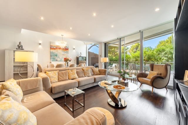 2 soveværelse Semi-Rækkehus til salg i Marbella med swimmingpool garage - € 1.495.000 (Ref: 9974992)