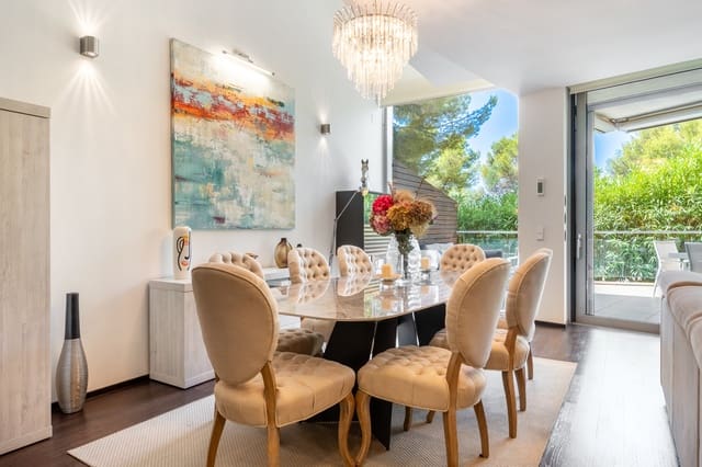 2 soverom Kjedet enebolig til salgs i Marbella med svømmebasseng garasje - € 1 495 000 (Ref: 9974992)