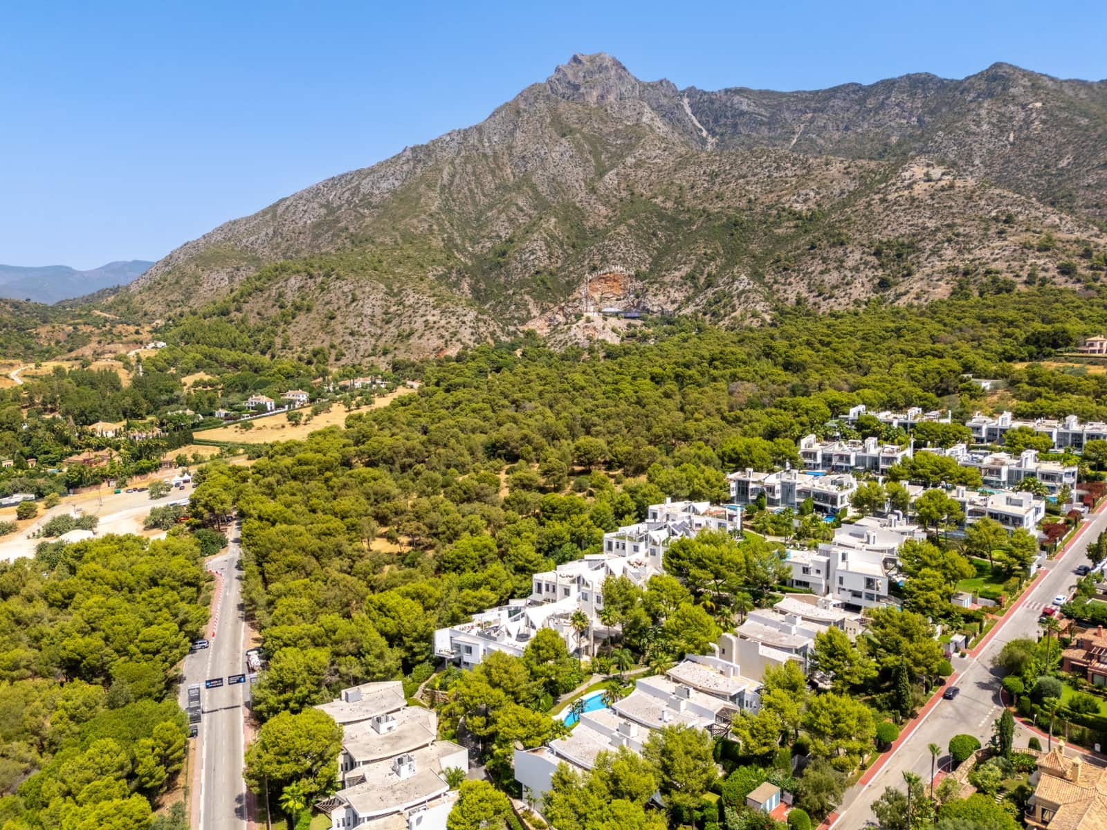 2 makuuhuone Paritalo myytävänä paikassa Marbella mukana uima-altaan 
autotalli - 1 495 000 € (Ref: 9974992)