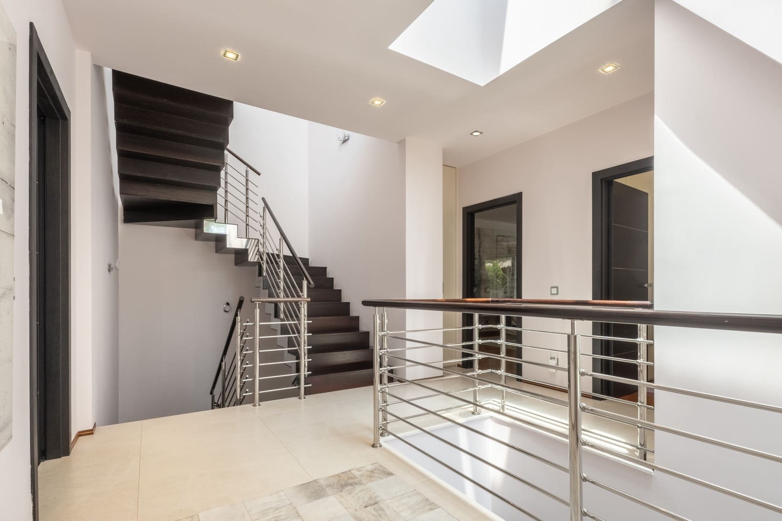4 soveværelse Semi-Rækkehus til salg i Marbella med swimmingpool garage - € 2.700.000 (Ref: 9978479)