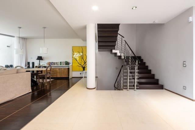 4 soveværelse Semi-Rækkehus til salg i Marbella med swimmingpool garage - € 2.700.000 (Ref: 9978479)