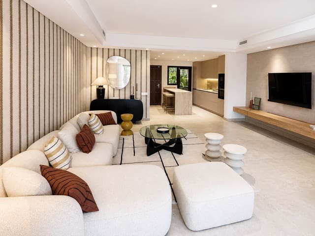 5 soveværelse Byhus til leje i Marbella med swimmingpool garage - € 10.000 (Ref: 9981343)