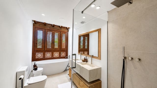 5 soveværelse Byhus til leje i Marbella med swimmingpool garage - € 10.000 (Ref: 9981343)