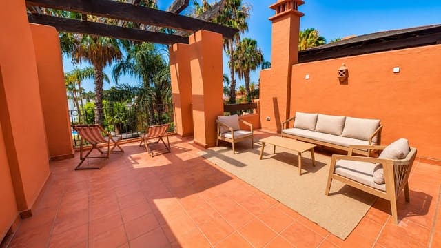 5 soveværelse Byhus til leje i Marbella med swimmingpool garage - € 10.000 (Ref: 9981343)