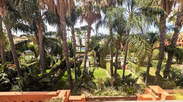 5 soveværelse Byhus til leje i Marbella med swimmingpool garage - € 10.000 (Ref: 9981343)