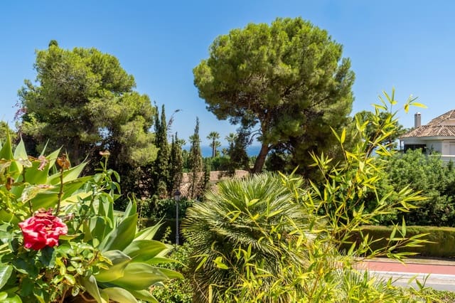 Apartamento de 2 habitaciones en Marbella en venta con piscina garaje - 750.000 € (Ref: 9982678)