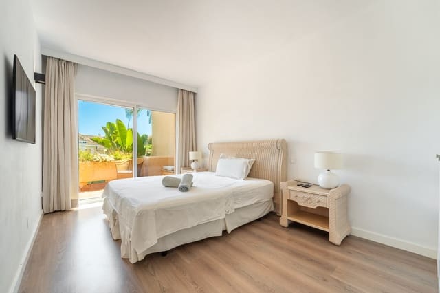 Apartamento de 2 habitaciones en Marbella en venta con piscina garaje - 750.000 € (Ref: 9982678)