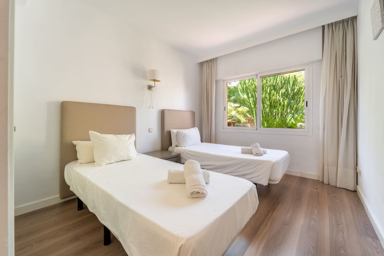 2 soverom Leilighet til salgs i Marbella med svømmebasseng garasje - € 750 000 (Ref: 9982678)