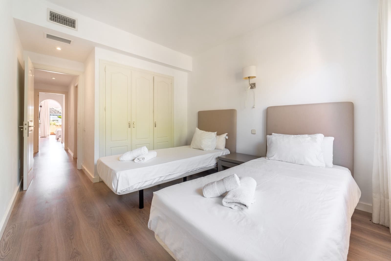 2 soverom Leilighet til salgs i Marbella med svømmebasseng garasje - € 750 000 (Ref: 9982678)