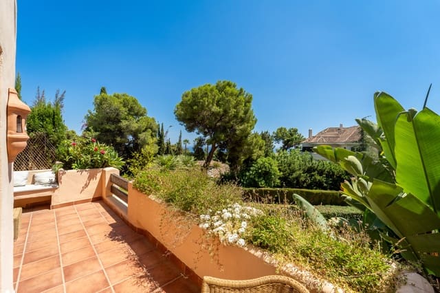 Apartamento de 2 habitaciones en Marbella en venta con piscina garaje - 750.000 € (Ref: 9982678)