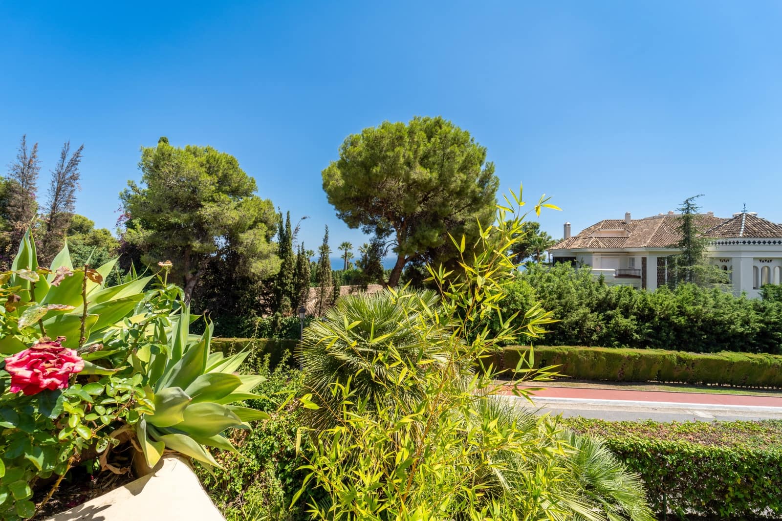 2 soverom Leilighet til salgs i Marbella med svømmebasseng garasje - € 750 000 (Ref: 9982678)