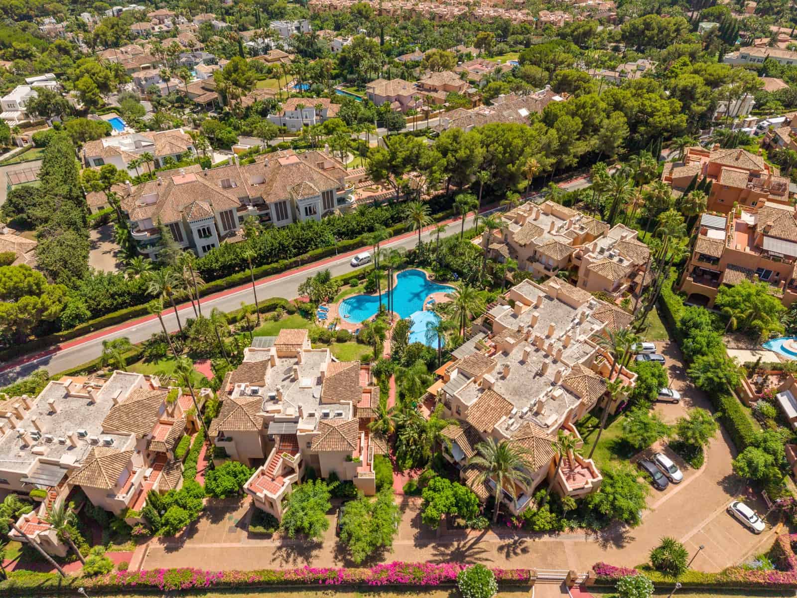 2 soverom Leilighet til salgs i Marbella med svømmebasseng garasje - € 750 000 (Ref: 9982678)
