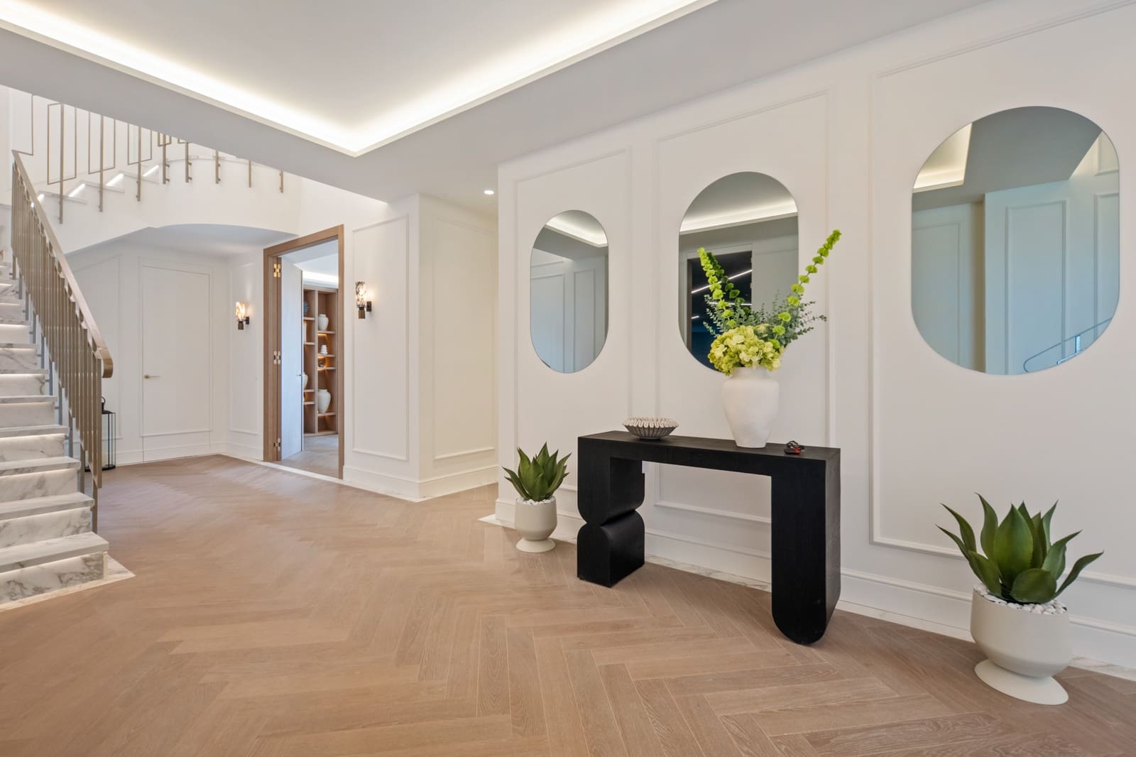 5 soveværelse Penthouse til salg i Nueva Andalucia med swimmingpool garage - € 6.900.000 (Ref: 9984540)