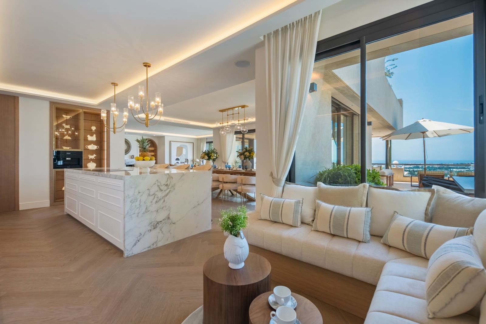 5 soveværelse Penthouse til salg i Nueva Andalucia med swimmingpool garage - € 6.900.000 (Ref: 9984540)