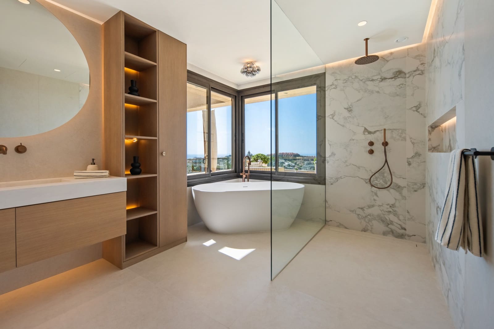 5 soveværelse Penthouse til salg i Nueva Andalucia med swimmingpool garage - € 6.900.000 (Ref: 9984540)