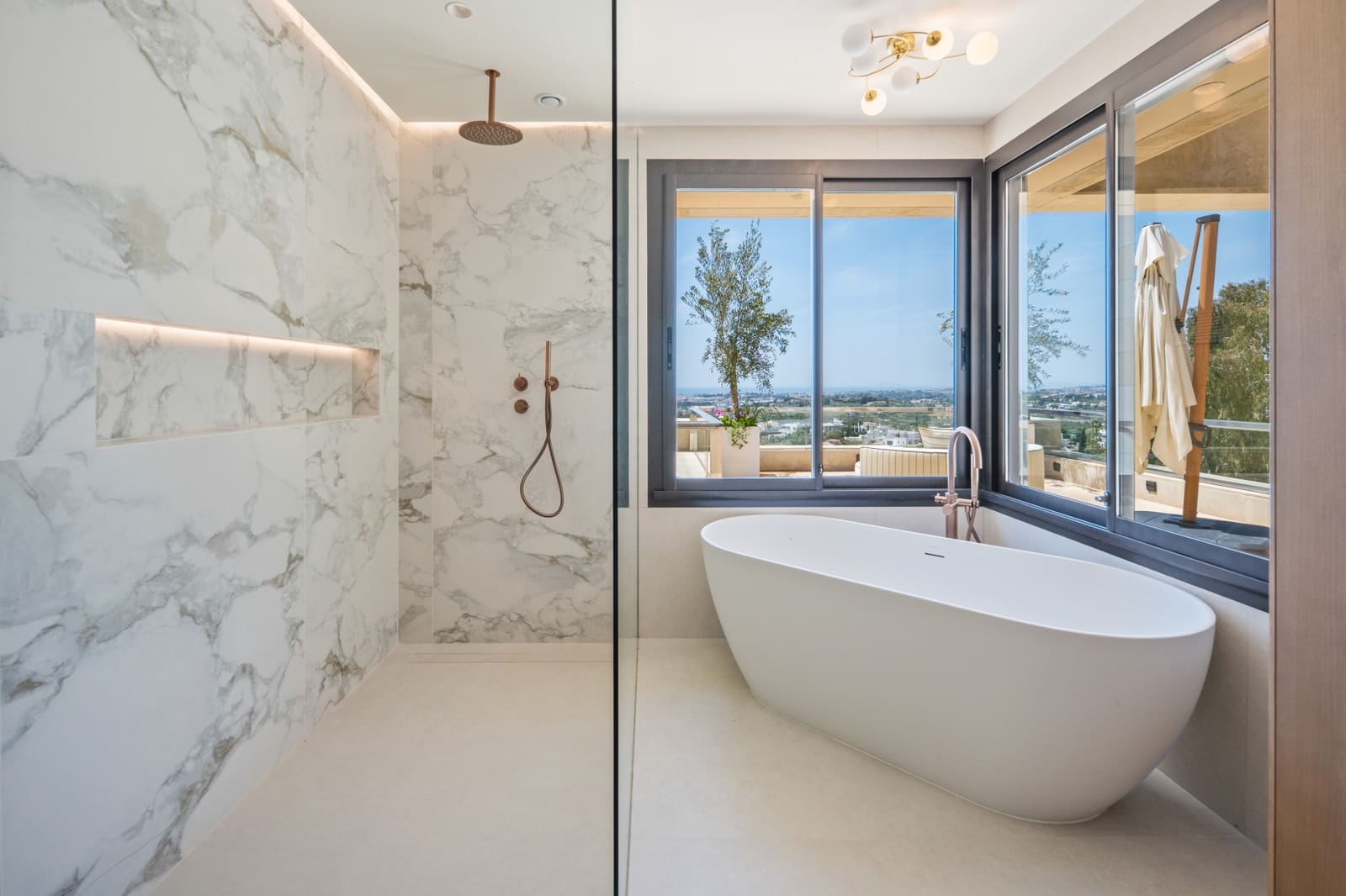 5 soveværelse Penthouse til salg i Nueva Andalucia med swimmingpool garage - € 6.900.000 (Ref: 9984540)