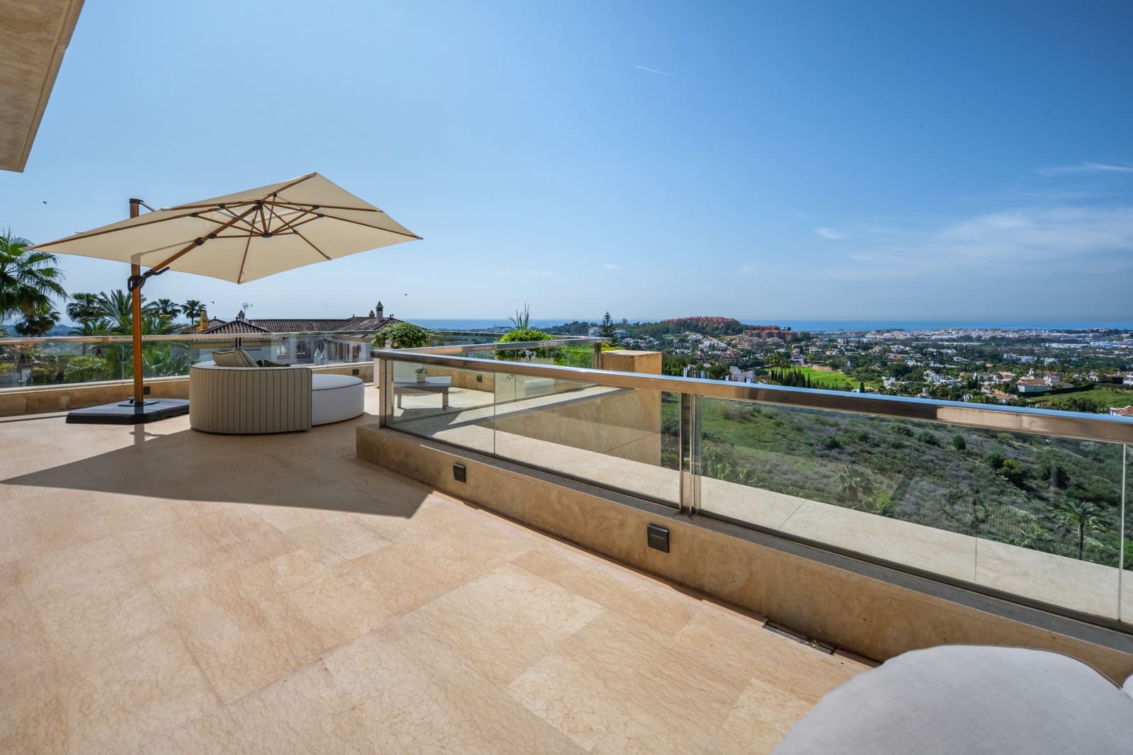 5 soveværelse Penthouse til salg i Nueva Andalucia med swimmingpool garage - € 6.900.000 (Ref: 9984540)