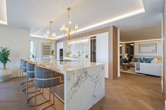 5 soveværelse Penthouse til salg i Nueva Andalucia, Marbella med swimmingpool garage - € 6.900.000 (Ref: 9984540)