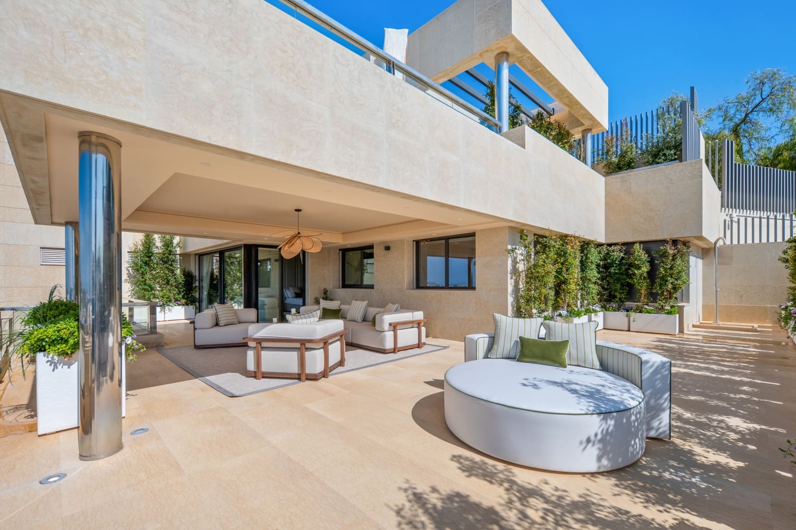 5 soveværelse Penthouse til salg i Nueva Andalucia med swimmingpool garage - € 6.900.000 (Ref: 9984540)