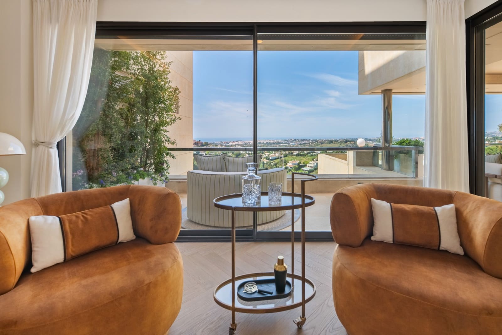 5 soveværelse Penthouse til salg i Nueva Andalucia med swimmingpool garage - € 6.900.000 (Ref: 9984540)