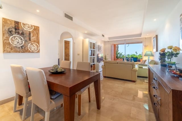 Apartamento de 2 habitaciones en Marbella en venta con piscina garaje - 795.000 € (Ref: 9984541)