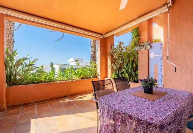 Apartamento de 2 habitaciones en Marbella en venta con piscina garaje - 795.000 € (Ref: 9984541)
