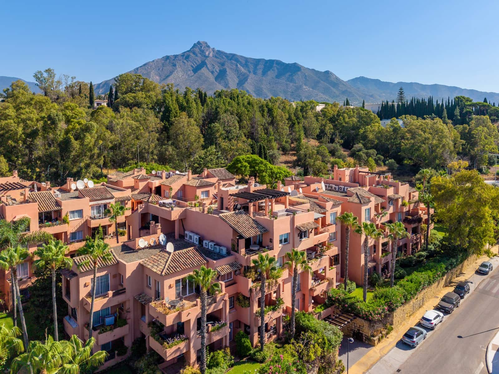 2 sypialnia Apartament na sprzedaż w Marbella z basenem garażem - 795 000 € (Ref: 9984541)