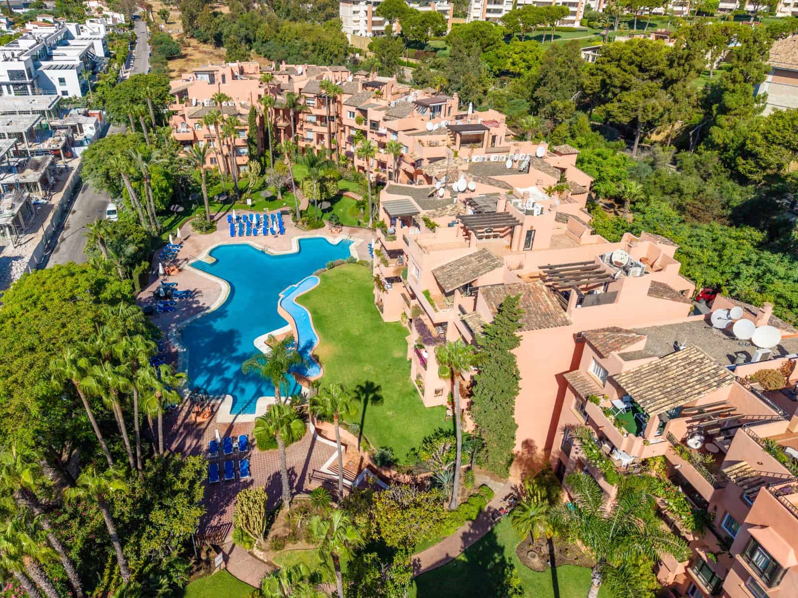 2 sypialnia Apartament na sprzedaż w Marbella z basenem garażem - 795 000 € (Ref: 9984541)