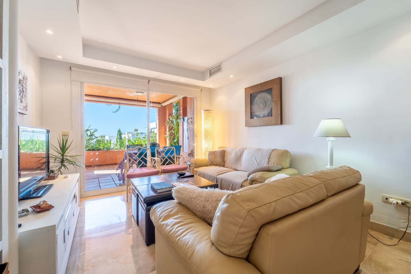 2 bedroom Apartment for sale in Marbella with pool garage - € 795,000 (Ref: 9984541)