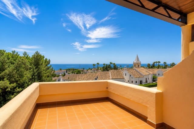Pareado de 3 habitaciones en Marbella en venta con piscina garaje - 1.400.000 € (Ref: 9990382)