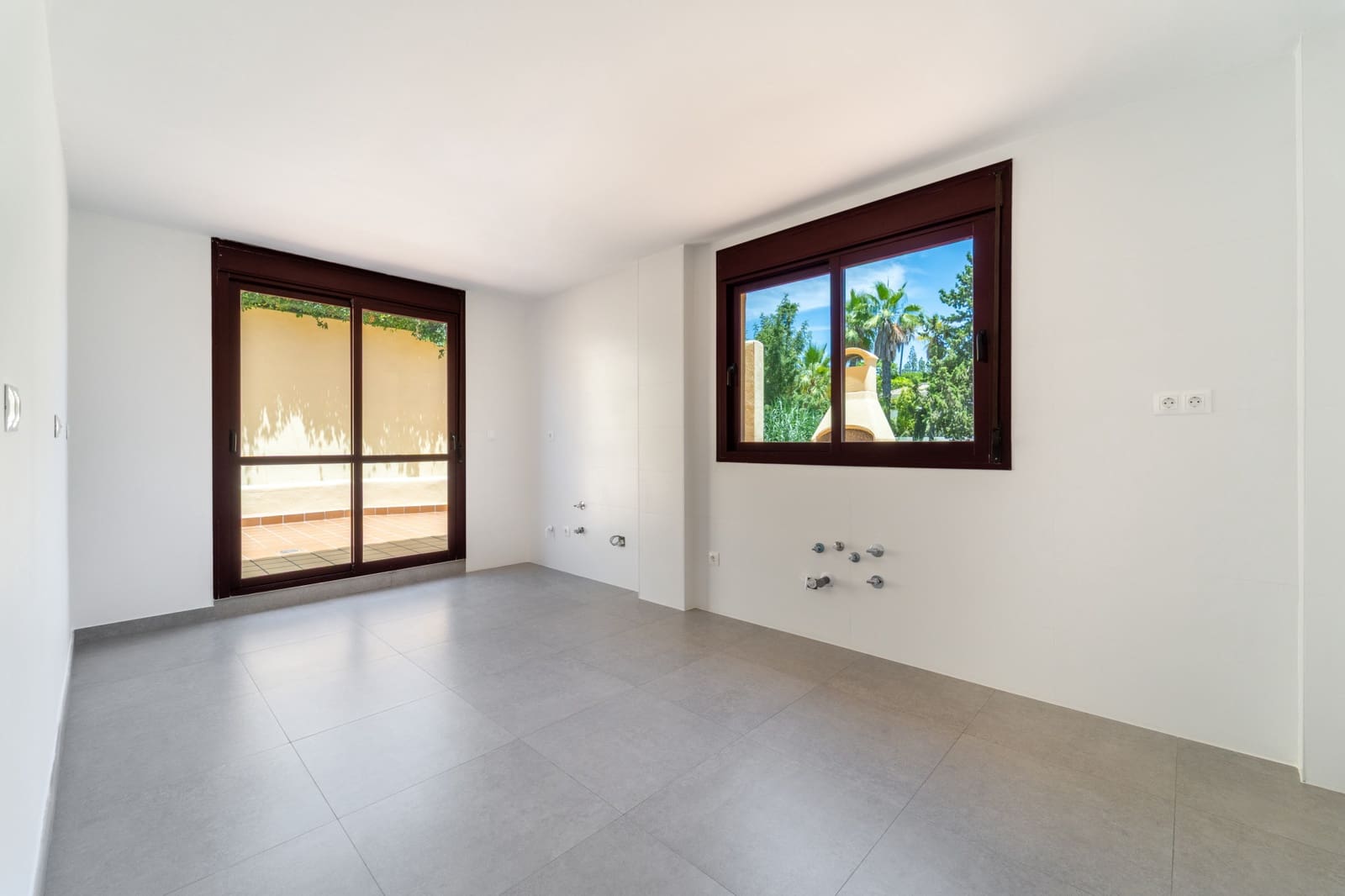 3 quarto Moradia Geminada para venda em Marbella com piscina garagem - 1 400 000 € (Ref: 9990382)