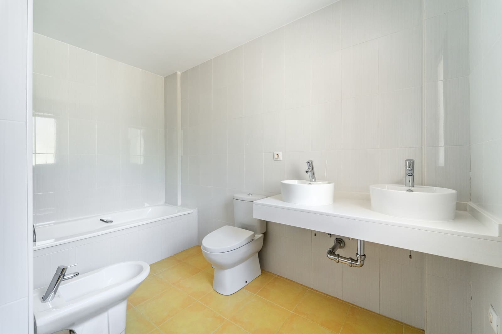 3 quarto Moradia Geminada para venda em Marbella com piscina garagem - 1 400 000 € (Ref: 9990382)