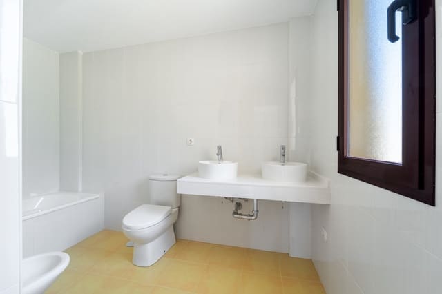 Pareado de 3 habitaciones en Marbella en venta con piscina garaje - 1.400.000 € (Ref: 9990382)