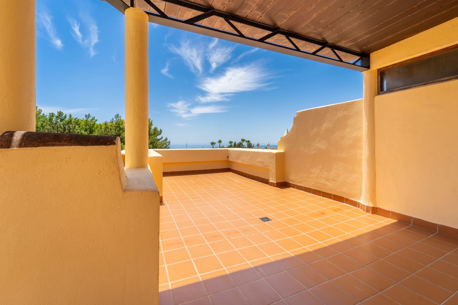 3 quarto Moradia Geminada para venda em Marbella com piscina garagem - 1 400 000 € (Ref: 9990382)
