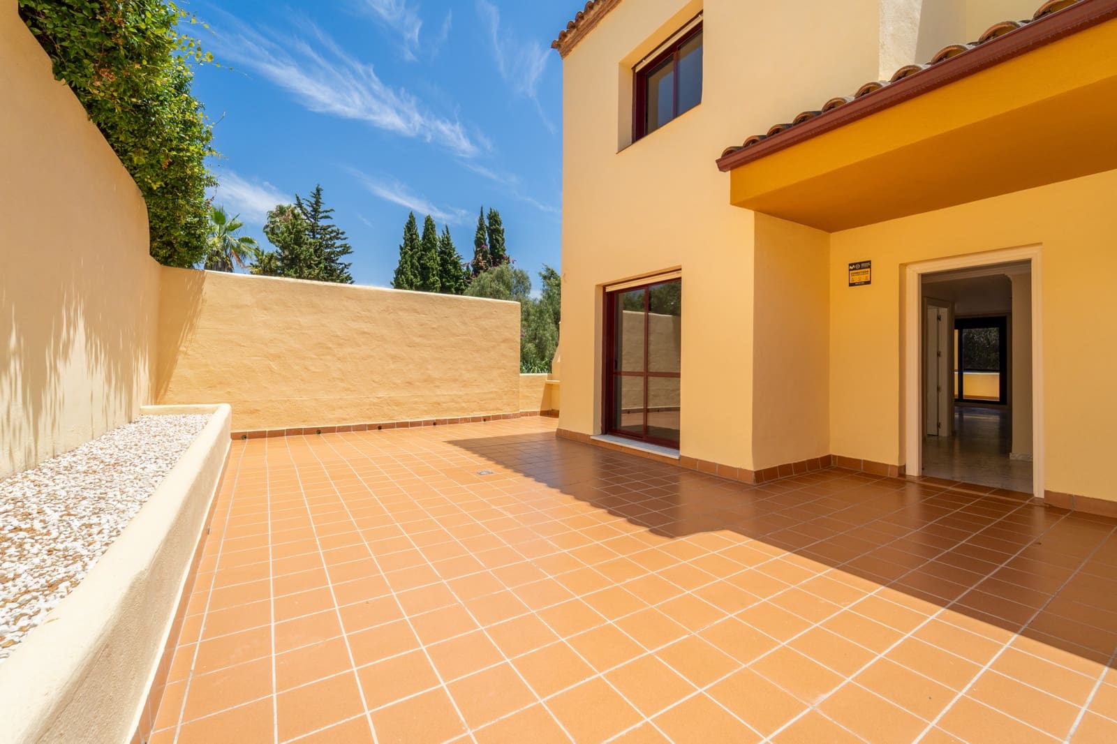 3 quarto Moradia Geminada para venda em Marbella com piscina garagem - 1 400 000 € (Ref: 9990382)